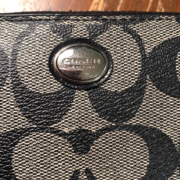 Coach Wallet - Picture 3 of 4